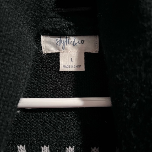 Black and White Boho Cardigan with Decorative Tassels - Unique and Stylish - Picture 3 of 4